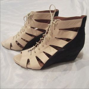 Gentle Souls 8.5 lace up peep toe wedge black